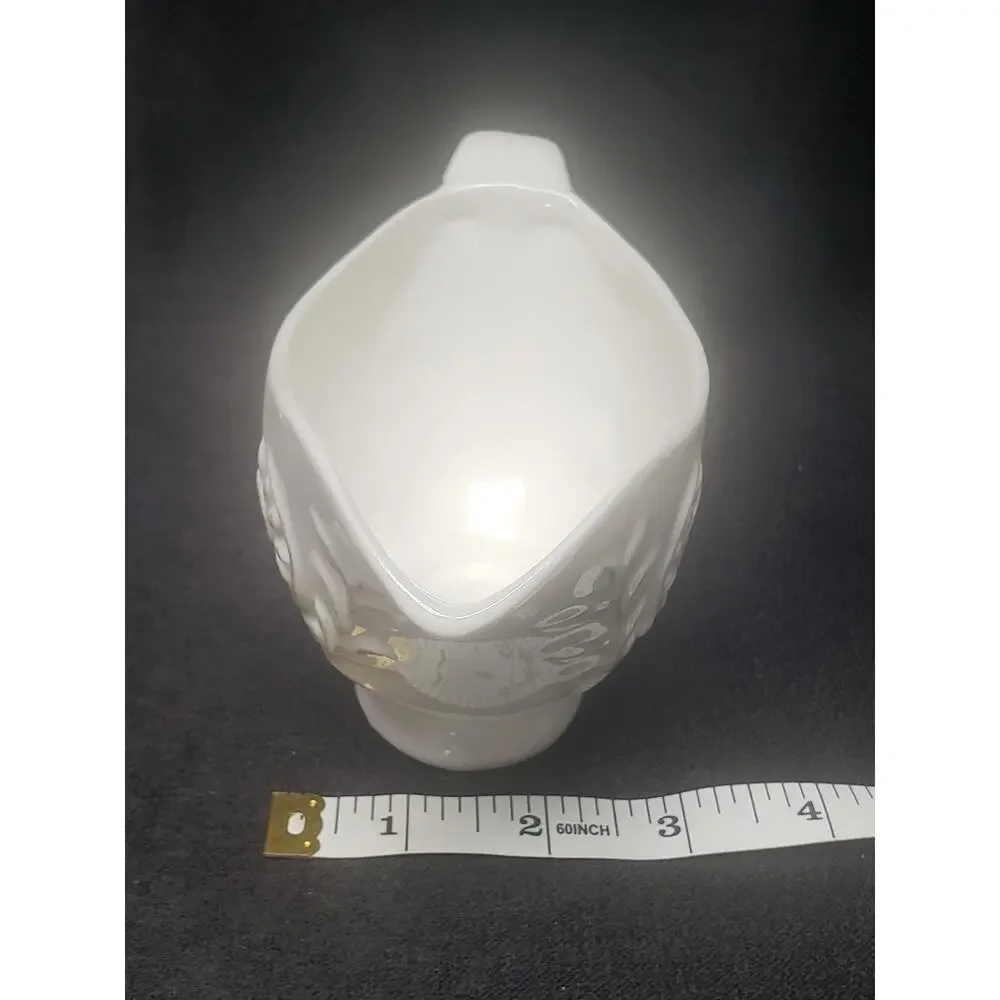 Avon Vintage Gravy Boat / Serving Bowl Dish with Scroll Design Kitchen Decor